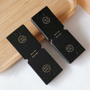 Tarjeta de joyería fina personalizada negra con estampado en caliente, para colgar, cuadrada, para tarjetero de pinzas para el pelo, con impresión en inglés - Product Image 1