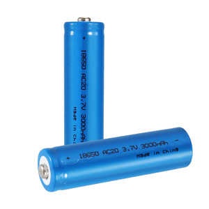 Batterie au lithium rechargeable 18650 3000Mh 3.7V Blue Skin pour lampes de poche et lampes frontales - Product Image 3