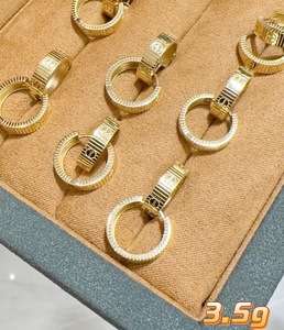 Aros de Oro Sólido Real de 18K, Corte de Diamante Geométrico, Texturizados, Estilo Huggie, Joyería Fina Minimalista, Precio de Fábrica al por Mayor - Product Image 3