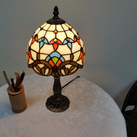 Lampe de table LED de style Tiffany baroque en verre teinté, fabrication artisanale vintage européenne, vente en gros d'usine