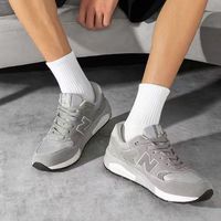 Chaussettes de sport personnalisées pour hommes et femmes, avec logo tricoté, design tendance, tube personnalisé, blanc et noir, logo personnalisé, chaussettes de sport pour hommes