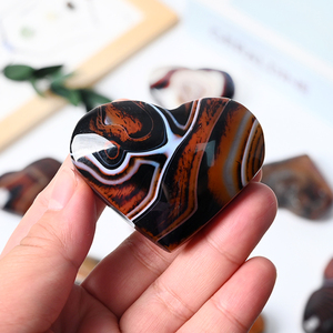 Cœurs en Sardonyx et Agate Rouge Dentelle Polie de Haute Qualité, Artisanat en Cristal Naturel pour la Décoration Intérieure - Product Image 3