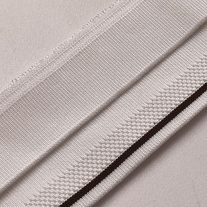 Frisches, weiches, dehnbares, weiß-braun gestreiftes Poloshirt mit Kragen, 95% Polyester, 5% Spandex, strapazierfähig, perfekt für den Alltag. - Product Image 2