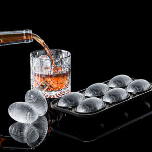 Nuevas formas divertidas de silicona grandes de 2,2 pulgadas, regalos de fútbol novedosos, moldes de bolas de hielo de esfera redonda artesanal para whisky - Product Image 6