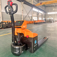 Chariot élévateur électrique à allée étroite de 1,8 tonne avec batterie lithium-ion, échelle numérique AWD et système hydraulique pour la logistique d'entrepôt