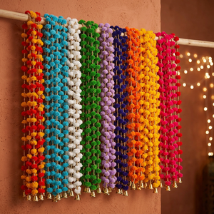 Guirnalda Decorativa Hecha a Mano con Pompones Artificiales y Campanas Gota Chakra para Bodas Indias y Navidad, Decoración Festiva para el Hogar - Product Image 3