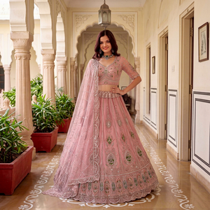 Lehenga Choli en filet de qualité supérieure pour femmes avec motifs en cristal faits à la main, patchwork, broderie multi-fils et Zari, dupatta en filet doux. - Product Image 1