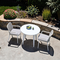 Ensemble table et chaises d'extérieur à cadre en aluminium moderne et durable pour villa, hôtel, cour, balcon, terrasse et jardin