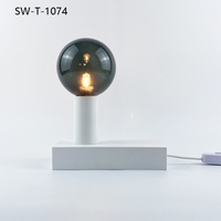 Lampe de bureau moderne blanche flexible, style classique, base en métal, lampe LED de table pour chambre à coucher