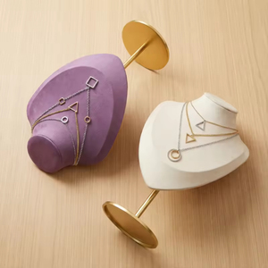 Busto de exhibición de joyas de terciopelo PU morado, soporte para collares, colgantes y gargantillas - Product Image 4