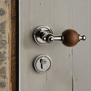 Petite serrure de porte de chambre à coucher moderne et durable en cerisier avec poignée silencieuse magnétique en bois à boule rouge - Product Image 4