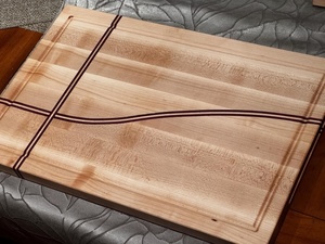 Planche à découper artisanale en bois massif, grain naturel, compatible couteaux, vente en gros usine - Product Image 3