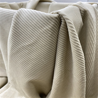 Wettbewerbsfähiger Preis Plüsch-Cordstoff Samt Gewebter Sweat 8w Baumwollstoff Mädchenanzug Mittelschwer