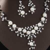 SHIWEN Set Perhiasan Kalung dan Anting Mutiara Terlaris Desain Tanaman Bunga Paduan Elektroplating Dua Bagian Perhiasan Wanita Modis