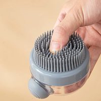 Brosse à shampoing aux teintes douces avec distributeur intégré-Expérience de lavage des cheveux sans effort