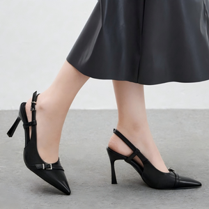 <span class=keywords><strong>Scarpe</strong></span> da <span class=keywords><strong>Donna</strong></span> Nere in Vernice con <span class=keywords><strong>Tacco</strong></span> <span class=keywords><strong>a</strong></span> Spillo e Cinturino Posteriore, Punta Affusolata, Eleganti per Ufficio e Cerimonie, Ideali per l'Ingrosso - Product Image 6