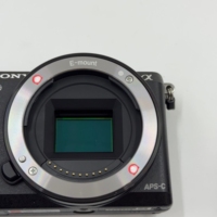 Cámara Micro Single Original de Segunda Mano Marca A5100 con Lente 16-50, Cámara de Alta Definición 1080p con Cargador y Batería