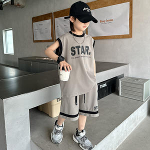 Ensemble d'été pour garçons : Gilet sans manches et short de sport en polyester, style décontracté pour le basketball, vêtements pour enfants - Product Image 3