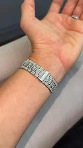 Montre en diamant véritable haut de gamme la plus vendue pour hommes et femmes Montres à quartz disponibles en gros - Product Image 3