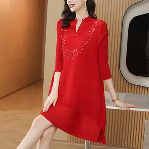 Wholesale Autumn New Large Slim Belly Pleated Fashion Beaded Casual Plus Size Loose Red Dress