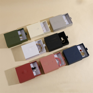 Caja de Almacenamiento de Joyas con Cajón Deslizante y Logotipo Personalizado, Venta al por Mayor, Caja de Almacenamiento de Anillos con Ranura para Tarjetas y Esponja - Product Image 6