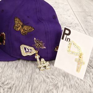 Pins de Esmalte Modernos Personalizados de Alta Calidad, Pin de Metal con Marco de Diamantes, Diseño Mexicano, Venta al Por Mayor - Product Image 3