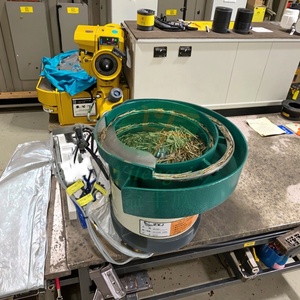 Tùy chỉnh thiết kế chuyên nghiệp nắp thép không gỉ nắp chai nhựa rung <span class=keywords><strong>Feeder</strong></span> Bát bánh tùy chỉnh rung Bát <span class=keywords><strong>Feeder</strong></span> - Product Image 2