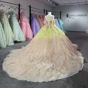 ชุดราตรีงาน Quinceanera สีเขียวมะนาวสองเฉดประดับกลิตเตอร์แชมเปญ รุ่น Dy1564 ทรงบอลกาวน์ คอวีแบบ Sweetheart ไหล่ตก ประดับลูกปัด Jancember - Product Image 3