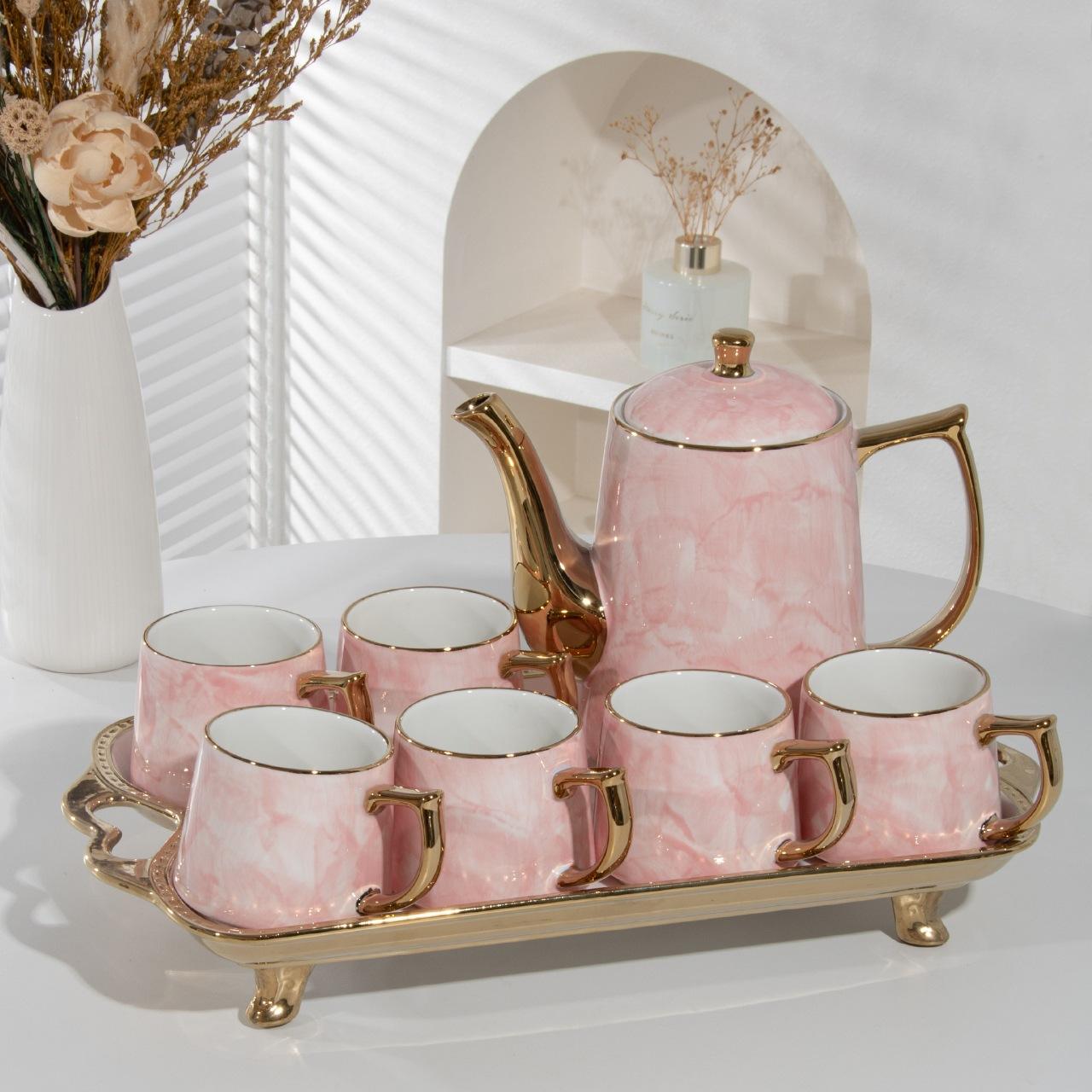 จานขาตั้งสูงเคลือบสีพาสเทลแบบแฮนด์เพนต์