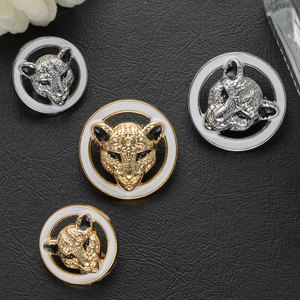 Botones <span class=keywords><strong>Metálicos</strong></span> <span class=keywords><strong>de</strong></span> Alta Calidad con Forma <span class=keywords><strong>de</strong></span> Leopardo, Cierres a <span class=keywords><strong>Presión</strong></span> <span class=keywords><strong>de</strong></span> Aleación <span class=keywords><strong>de</strong></span> Zinc <span class=keywords><strong>de</strong></span> Lujo para Ropa, 18mm 23mm, Patrón <span class=keywords><strong>de</strong></span> Logotipo para Coser en Abrigos - Product Image 3