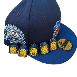 Kustom desain Mary topi bisbol Lapel pin UV dan Offset dicetak lembut Enamel Lapel pin untuk topi Klub