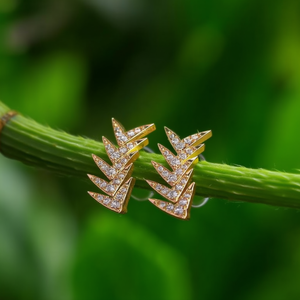 Orecchini a perno E3234 da donna in lega color oro, a forma di pianta, con cristalli taglio brillante e strass, certificati, gioielli alla moda e di tendenza - Product Image 2