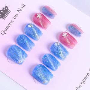 Uñas postizas de lujo acrílicas con estrellas y pedrería, cortas, azules, de cobertura completa, hechas a mano, precio de fábrica al por mayor. - Product Image 1