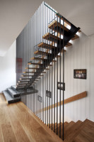 CBMMart grille d'escalier moderne unique design chêne massif bande de roulement escalier flottant avec capteur de lumière