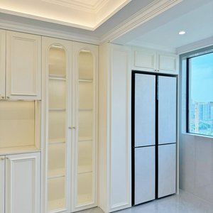 Armadio/Cassettiera su Misura in Legno Massello di Rovere Bianco Laccato Stile Americano, Lusso Leggero Crema Francese, per Villa - Product Image 3