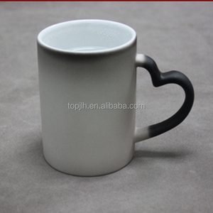 Topjlh Sublimation 11oz coeur poignée changement de couleur <span class=keywords><strong>tasse</strong></span> thermique <span class=keywords><strong>magique</strong></span> personnalisé <span class=keywords><strong>Photo</strong></span> cadeau <span class=keywords><strong>tasse</strong></span> avec conception sensible à la température - Product Image 1