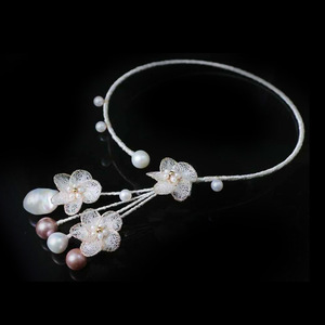 SGARIT Collier en or 14 carats avec perles d'eau douce naturelles pour femme, motif fleurs en dentelle, ne se décolore jamais, hypoallergénique. Durable, comme l'or pur - Product Image 1