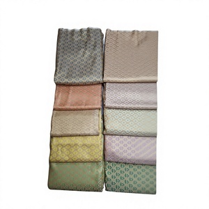 Tela Brocada Jacquard de Seda Orgánica Ecológica de Primera Calidad, Peso Medio 200g/m², Textura Rica para Vestidos de Novia y Moda - Product Image 1