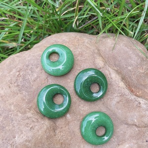 Charmes en forme de donut en <span class=keywords><strong>jade</strong></span> de cristal de guérison de 18 mm, pendentifs en <span class=keywords><strong>pierre</strong></span> en forme de pièce de monnaie <span class=keywords><strong>porte</strong></span>-<span class=keywords><strong>bonheur</strong></span> pour la fabrication de colliers et de bijoux - Product Image 5