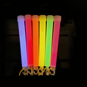 Bâtons lumineux de 6 pouces avec crochets Bâtons à main de concert de camping en plein air Fournitures de fête promotionnelles - Product Image 2