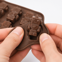 Cetakan Es Silikon Bentuk Robot Food Grade, Baki Es Batu Silikon yang Dapat Digunakan Kembali untuk Permen Cokelat Kue Grosir Kustom