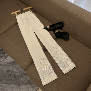 Completo da Ufficio <span class=keywords><strong>in</strong></span> Stile Francese di Qualità per Donna, Blazer Slim Fit <span class=keywords><strong>con</strong></span> Paillettes e Bottone Singolo, <span class=keywords><strong>Pantaloni</strong></span> a Zampa <span class=keywords><strong>con</strong></span> <span class=keywords><strong>Vita</strong></span> Elastica, Set 2 Pezzi - Product Image 3