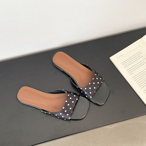 Sandales plates de style coréen pour femmes, nouveaux modèles d'été 2026, sandales confortables pour la plage et les activités de plein air - Product Image 3