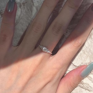 Bague en Moissanite en Alliage 14K avec 7 Petits Diamants, Bague de Fiançailles pour Femme, Bague de Petit Doigt Simple et Élégante, Bijou de Luxe Léger - Product Image 3