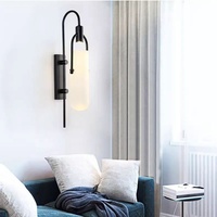Lampe murale LED moderne en fer et verre, style créatif et nouveau, design luxueux, abat-jour blanc, à intensité variable pour chambre et salon