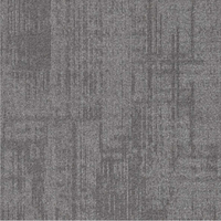 Dalles de moquette de restaurant 2026 design auto-adhésives antistatiques résistantes à l'eau acoustiques pour salle de conférence 100% nylon 6 universel