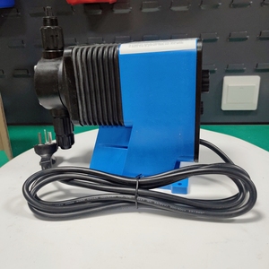 パルスフィーダー小型流量機械式ダイヤフラム定量ポンプ LB04SB-PTC1-XXX 化学薬品注入制御機械加工用 3.8 L/h 7 bar - Product Image 4