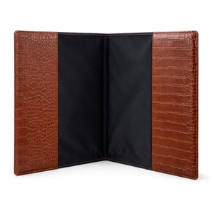 <span class=keywords><strong>Couverture</strong></span> <span class=keywords><strong>de</strong></span> <span class=keywords><strong>livre</strong></span> en cuir PU à motif crocodile <span class=keywords><strong>de</strong></span> luxe, logo <span class=keywords><strong>personnalisé</strong></span> en relief, <span class=keywords><strong>couverture</strong></span> rigide pour carnet A5, <span class=keywords><strong>couverture</strong></span> <span class=keywords><strong>de</strong></span> planificateur - Product Image 4
