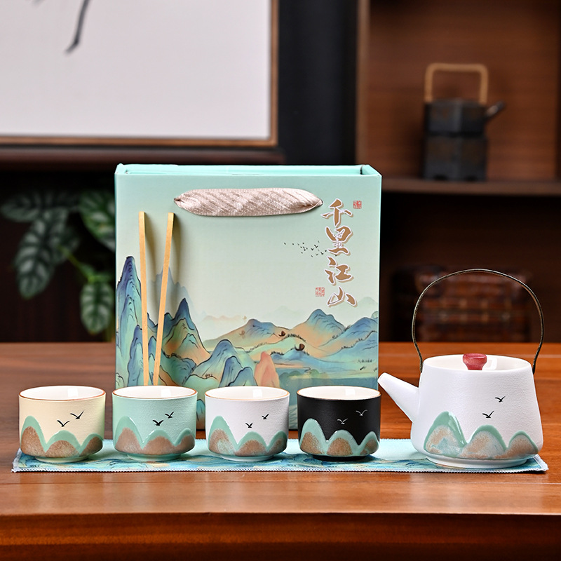 A Thousand Miles of Rivers and Mountains Teapot Set *Color