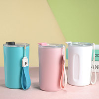 Gobelet thermique isolé à double paroi en acier inoxydable de conception minimaliste de 420ml avec couvercle transparent pour tasse à café de camping de voyage de voiture